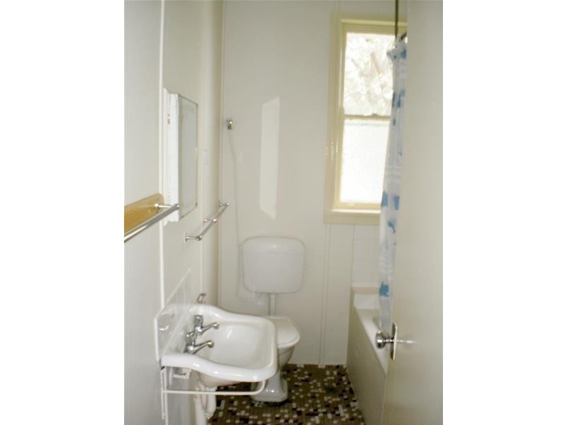 124 East Street, Nowra NSW 2541