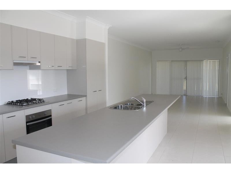 2/137 Kinghorne Street, Nowra NSW 2541