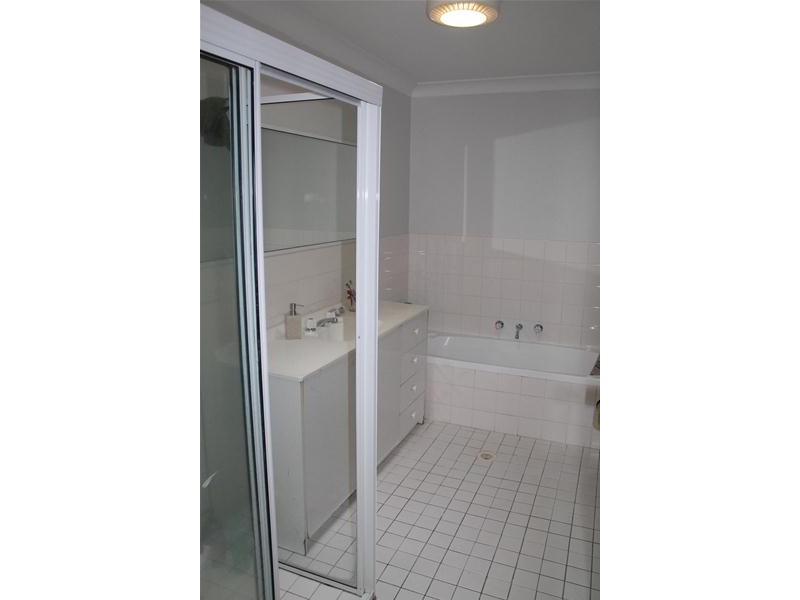 15/33 Lynburn Avenue, Bomaderry NSW 2541