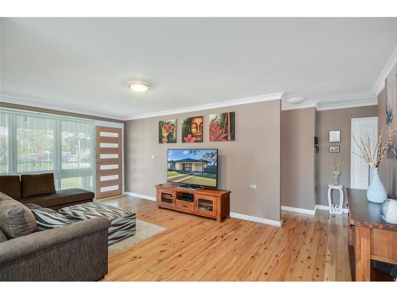 8 Alfred Street, Bomaderry NSW 2541