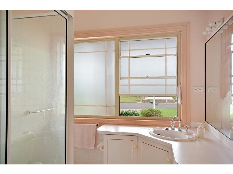 31 Lyrebird Drive, Nowra NSW 2541