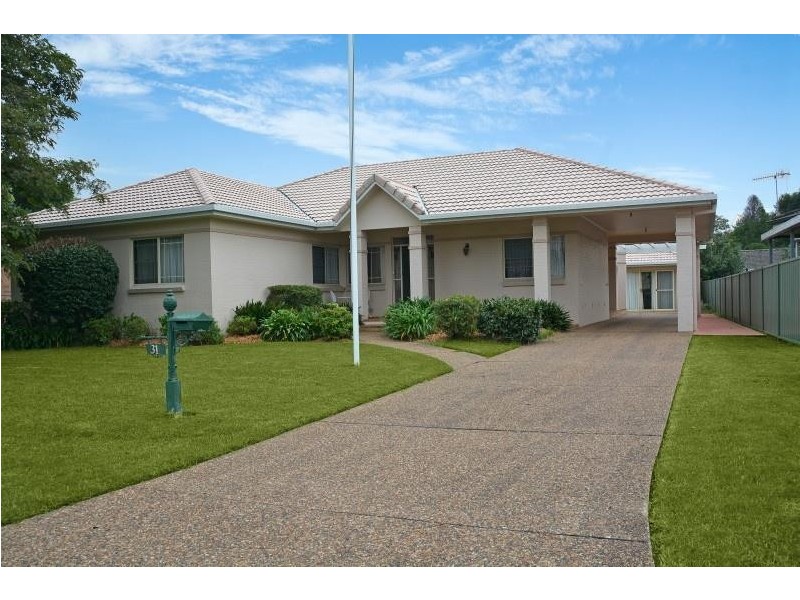 31 Lyrebird Drive, Nowra NSW 2541