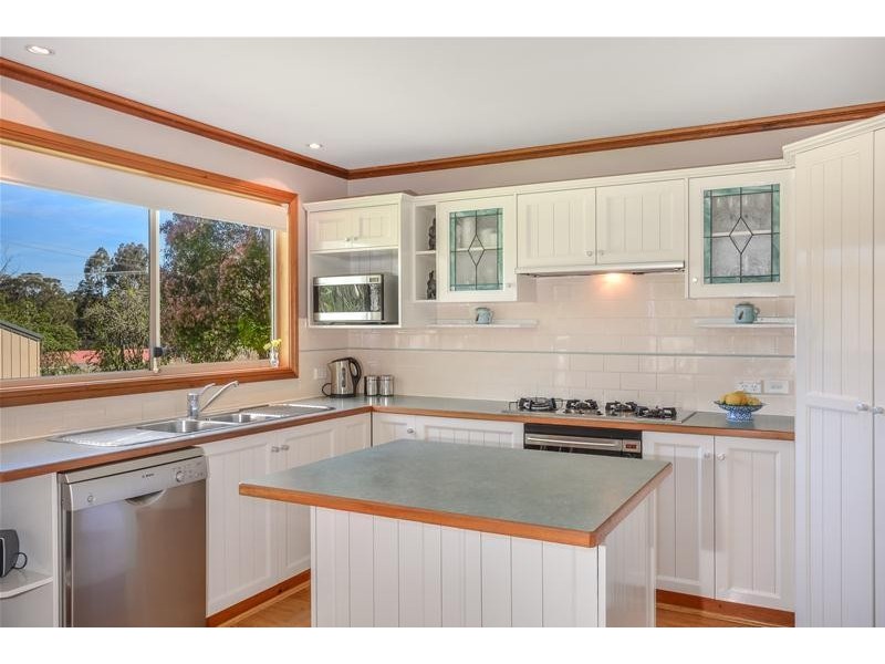 15 Vidler Road, Falls Creek NSW 2540