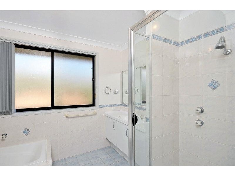 19 Lydon Crescent, West Nowra NSW 2541