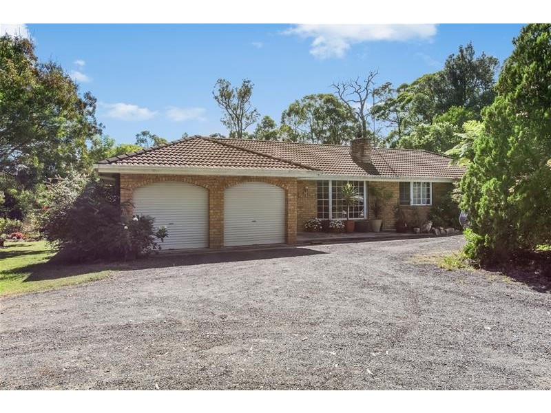 2 Knoll Parade, Woollamia NSW 2540