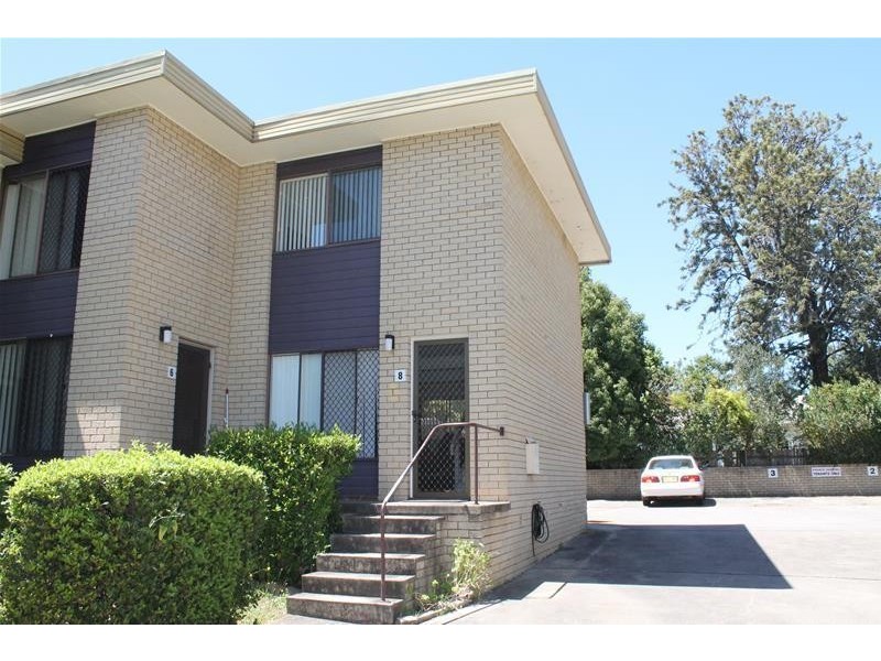 8/6 Campbell Place, Nowra NSW 2541