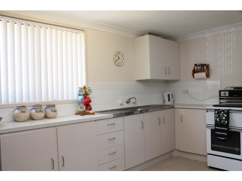 8/6 Campbell Place, Nowra NSW 2541