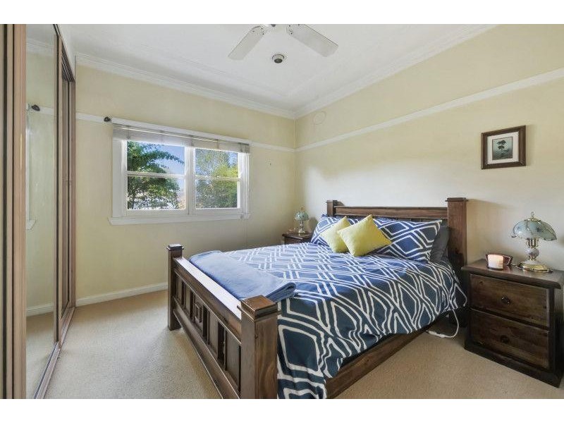 7 Brinawarr Street, Bomaderry NSW 2541