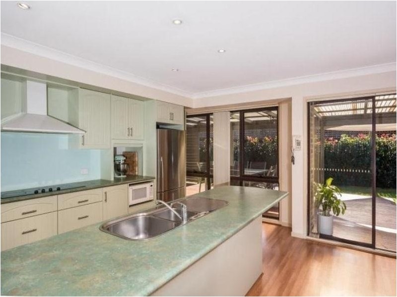 4 Caroola Parade, North Nowra NSW 2541