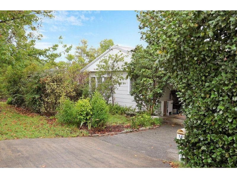 14 Mulgen Crescent, Bomaderry NSW 2541