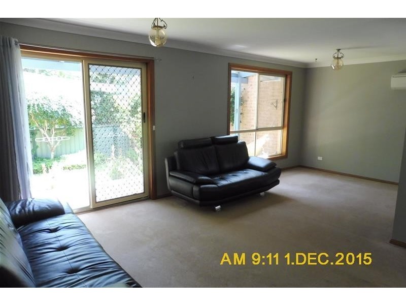 4/5 Waroo Place, Bomaderry NSW 2541