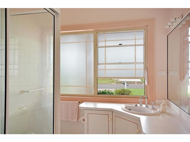 31 Lyrebird Drive, Nowra NSW 2541