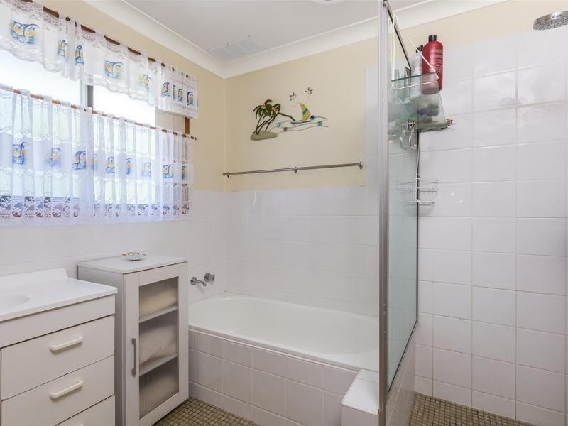34 Yeovil Drive, Bomaderry NSW 2541