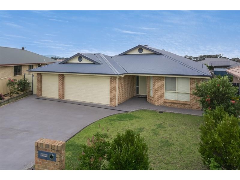 35 Guinea Flower Crescent, Worrigee NSW 2540