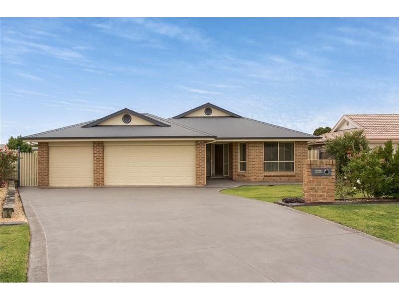 35 Guinea Flower Crescent, Worrigee NSW 2540