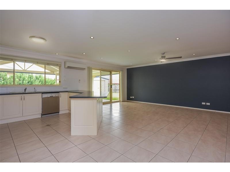 35 Guinea Flower Crescent, Worrigee NSW 2540
