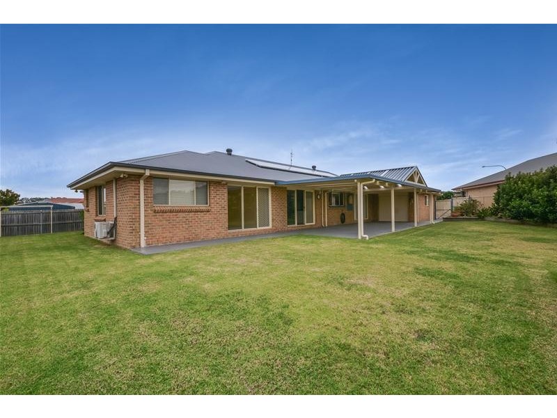 35 Guinea Flower Crescent, Worrigee NSW 2540