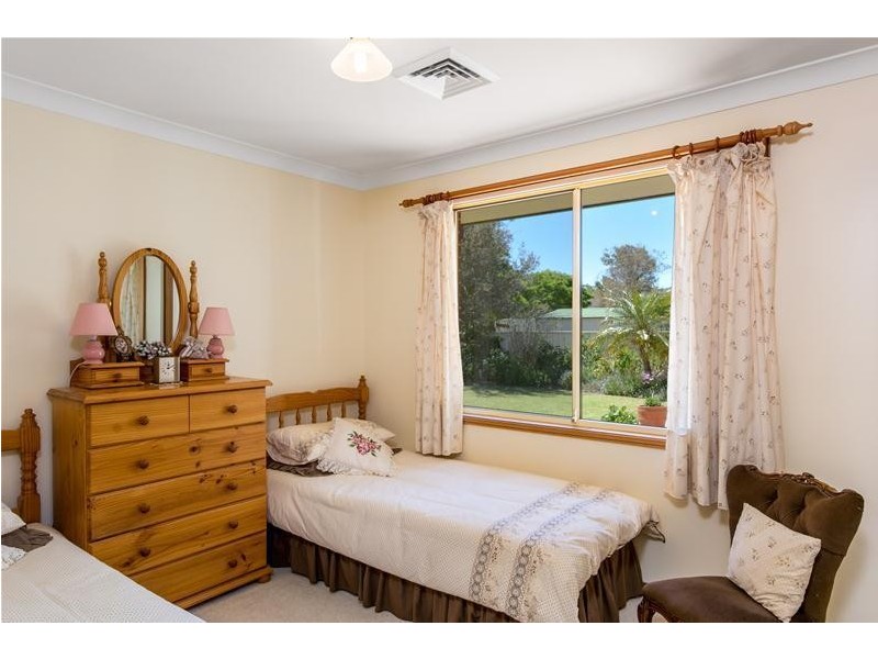 11 Almond Grove, Worrigee NSW 2540