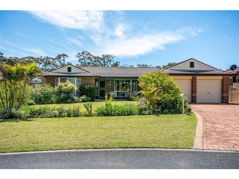 11 Almond Grove, Worrigee NSW 2540