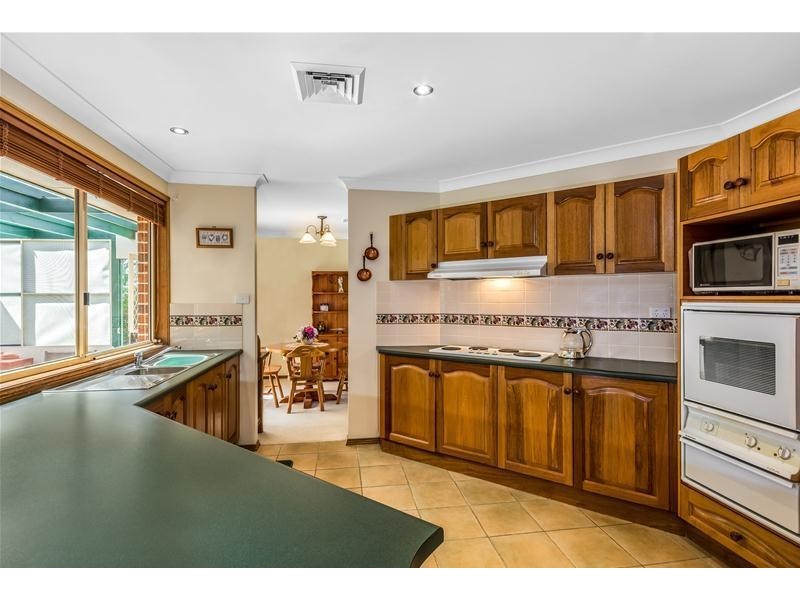 11 Almond Grove, Worrigee NSW 2540