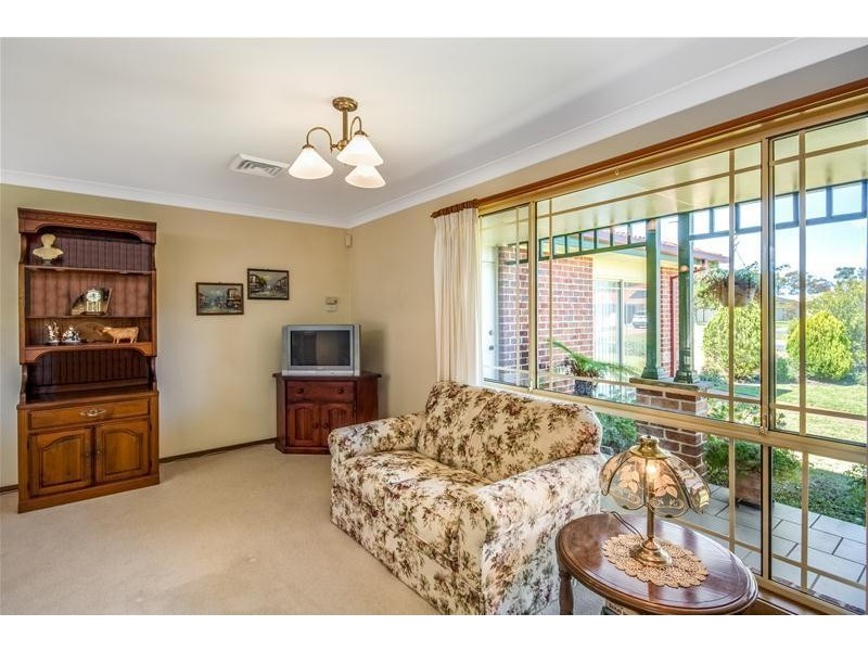 11 Almond Grove, Worrigee NSW 2540