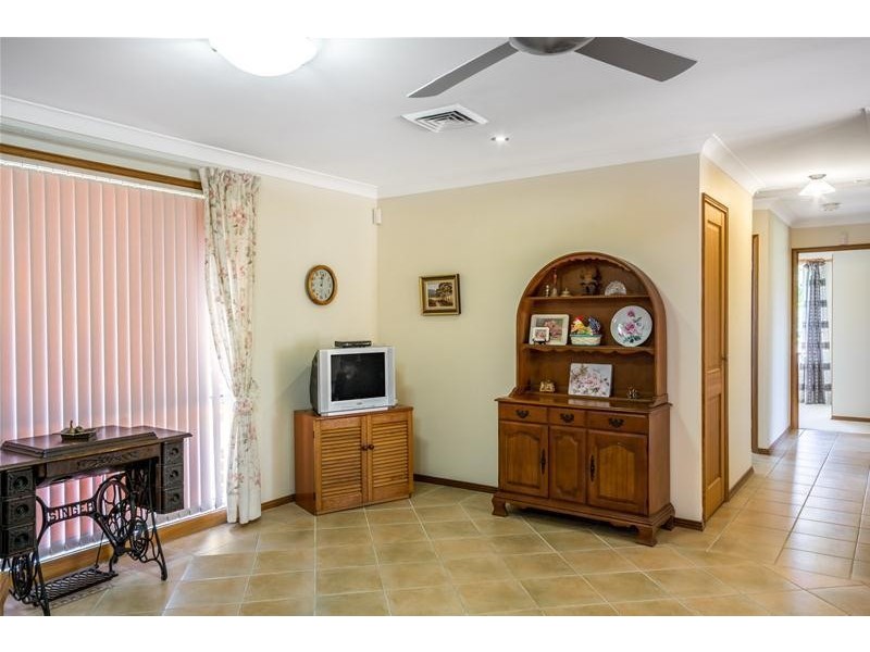 11 Almond Grove, Worrigee NSW 2540