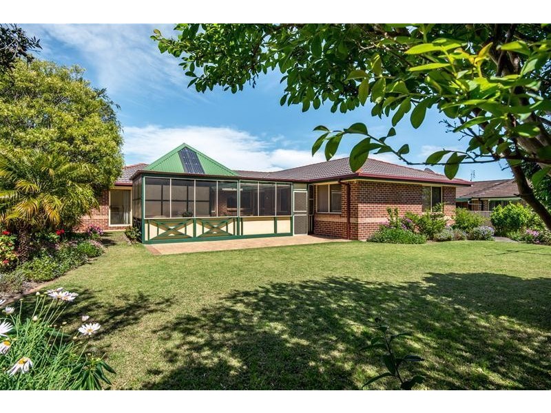 11 Almond Grove, Worrigee NSW 2540