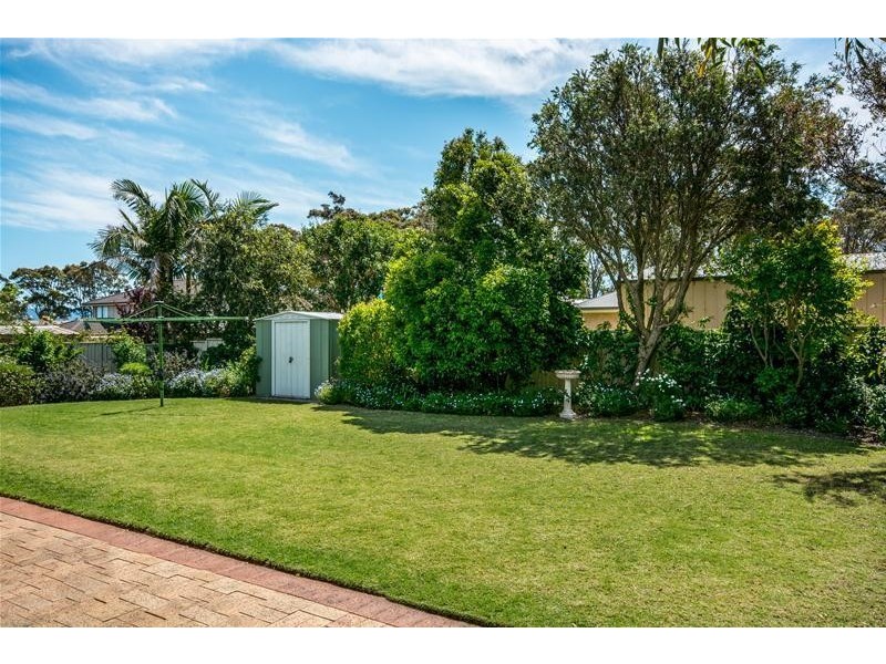 11 Almond Grove, Worrigee NSW 2540
