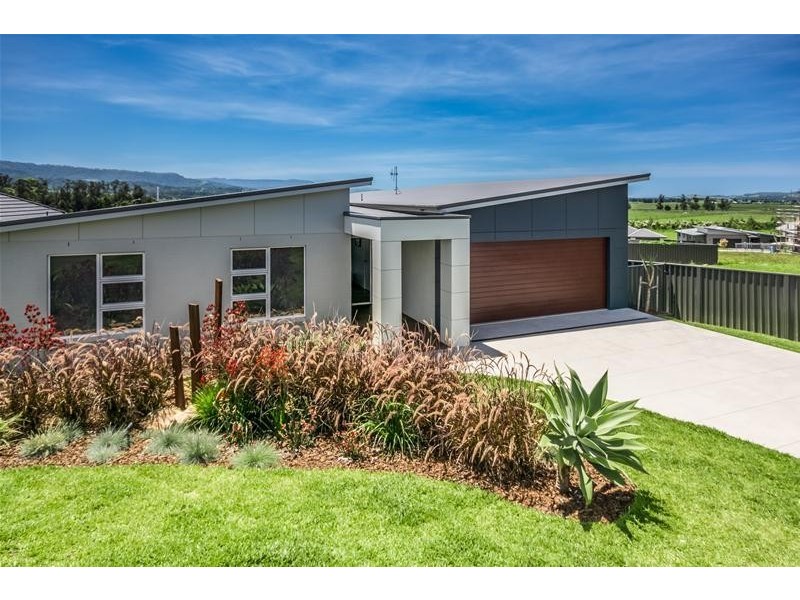 13 Banool Circuit, Bomaderry NSW 2541
