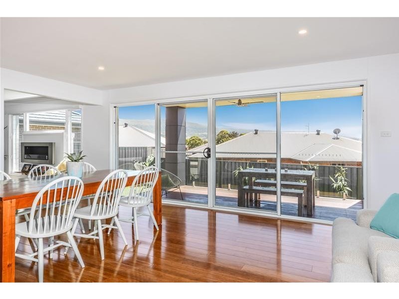 13 Banool Circuit, Bomaderry NSW 2541