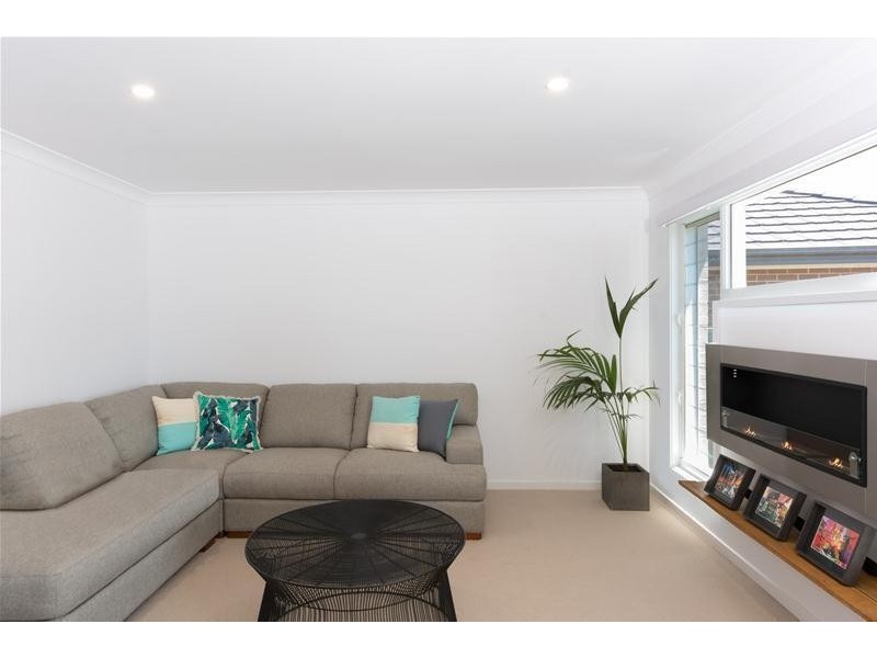 13 Banool Circuit, Bomaderry NSW 2541