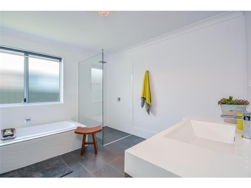 13 Banool Circuit, Bomaderry NSW 2541