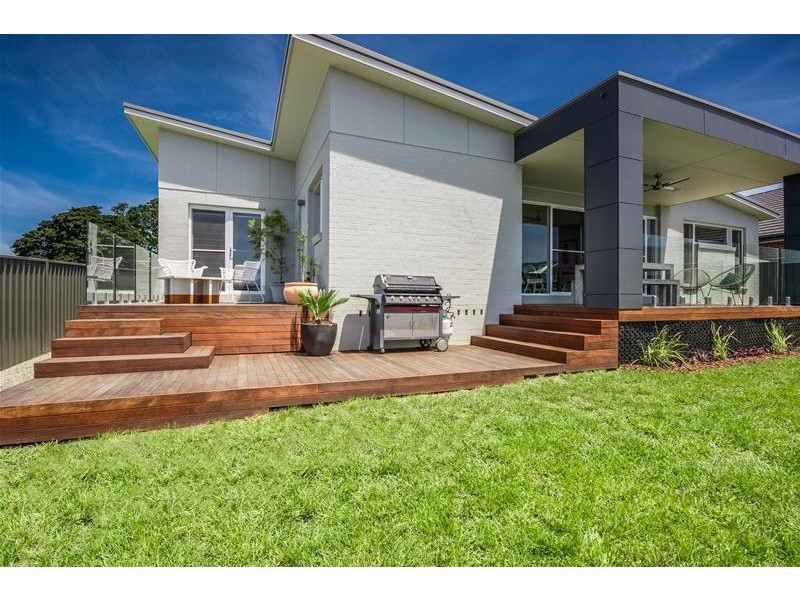 13 Banool Circuit, Bomaderry NSW 2541