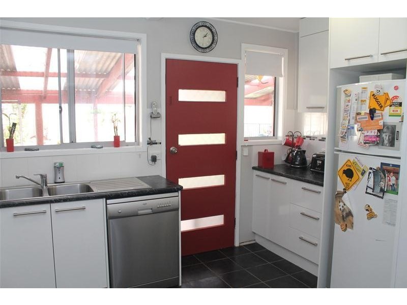 16 Knapp Avenue, Nowra NSW 2541