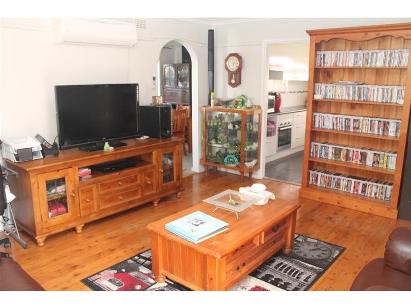 16 Knapp Avenue, Nowra NSW 2541