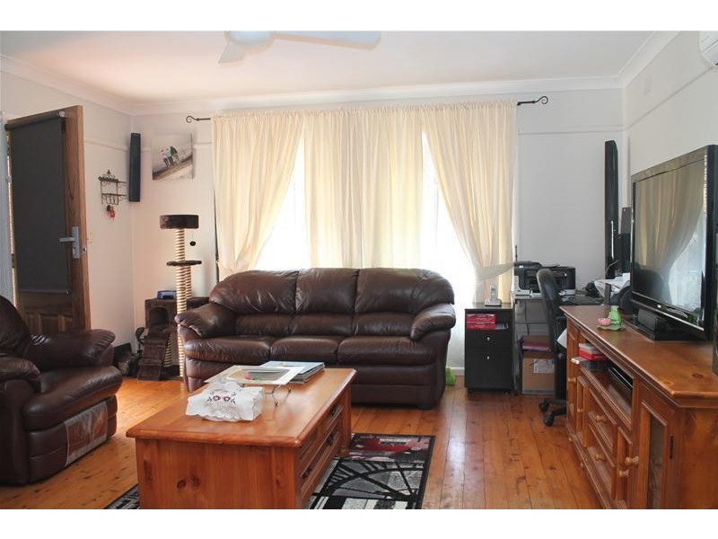 16 Knapp Avenue, Nowra NSW 2541