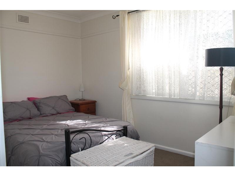 16 Knapp Avenue, Nowra NSW 2541