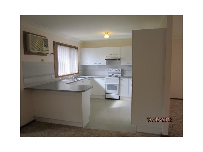 4/3 Carisbrook Close, Bomaderry NSW 2541