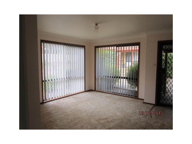 4/3 Carisbrook Close, Bomaderry NSW 2541