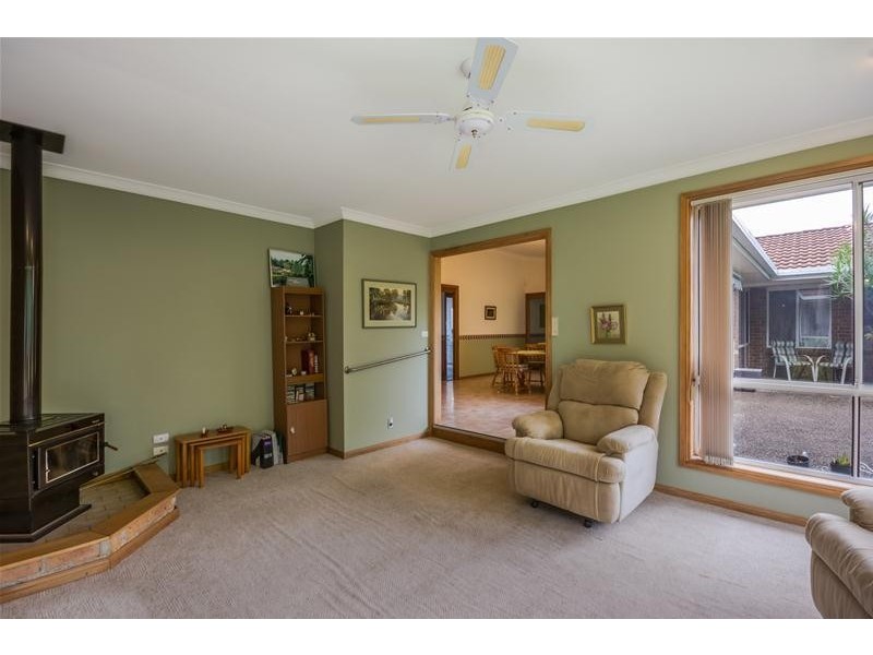 2 Wingello Close, North Nowra NSW 2541