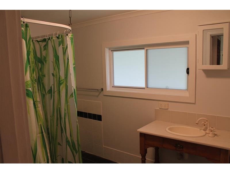 33 Tarawarra Street, Bomaderry NSW 2541