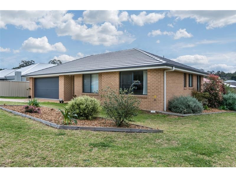 2 Cavanagh Lane, West Nowra NSW 2541