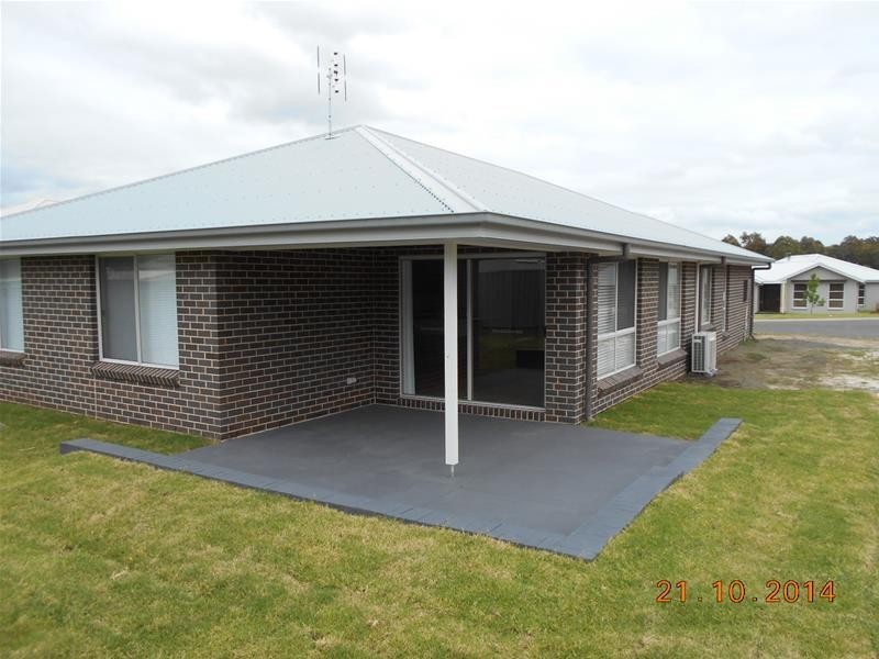 12 Cornwall Place, South Nowra NSW 2541