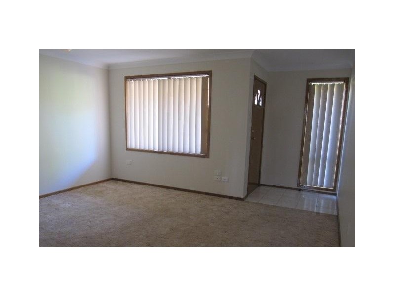 2 Herbert Close, Bomaderry NSW 2541