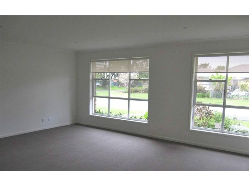 2/25 Ferry Lane, Nowra NSW 2541