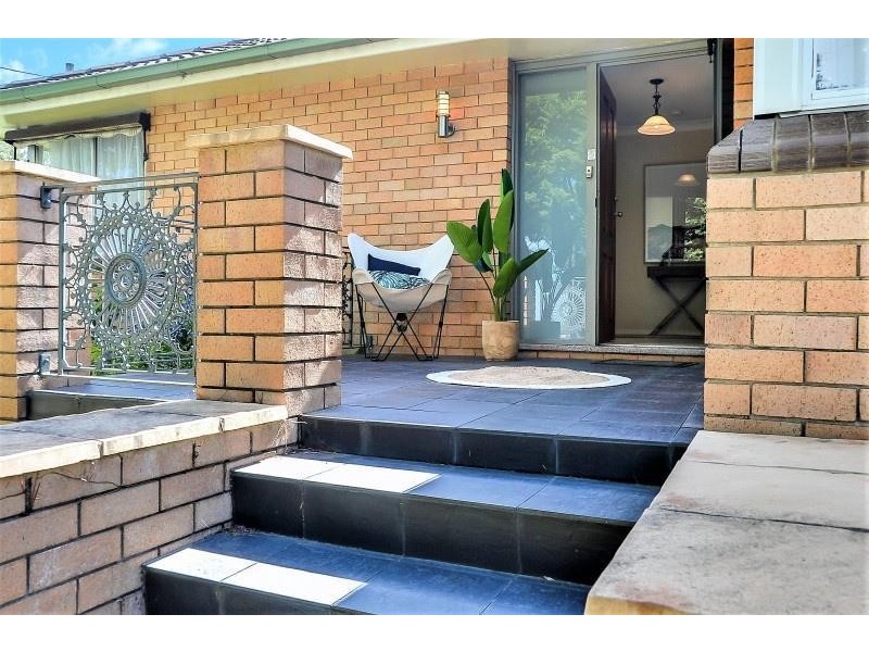 1 Mulgen Crescent, Bomaderry NSW 2541