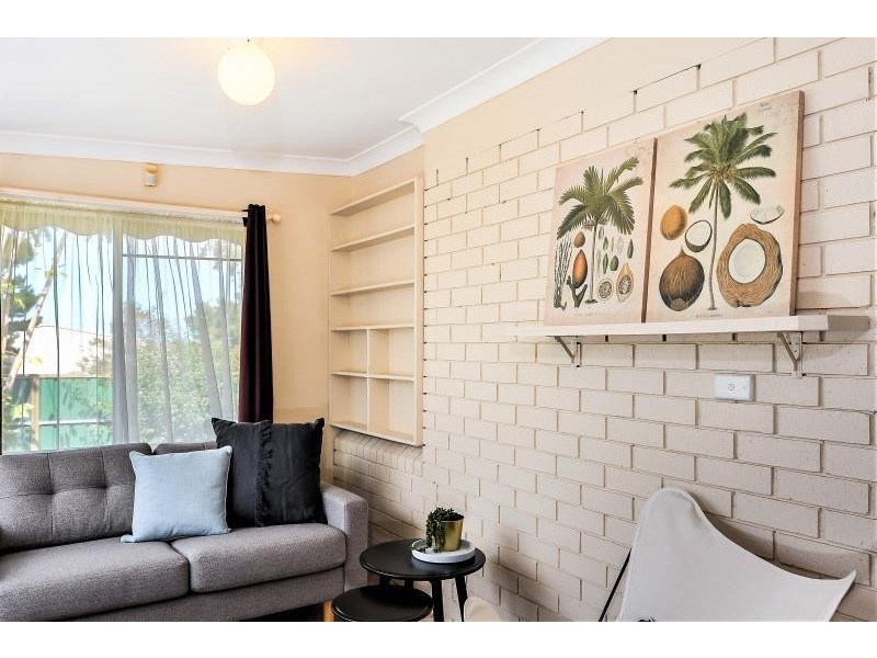 1 Mulgen Crescent, Bomaderry NSW 2541