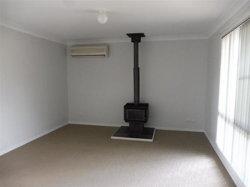 8 Beyeri Avenue, West Nowra NSW 2541