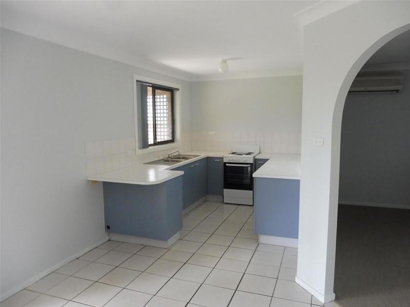 8 Beyeri Avenue, West Nowra NSW 2541