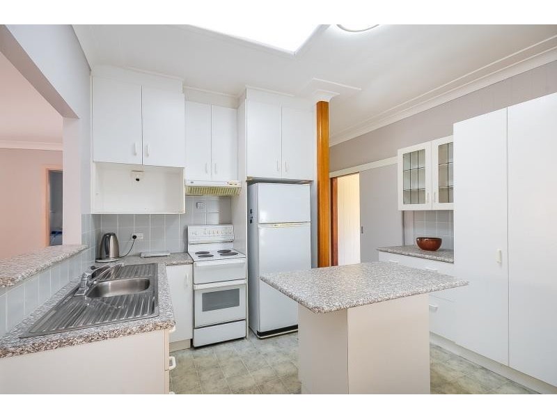 4 Crest Avenue, North Nowra NSW 2541